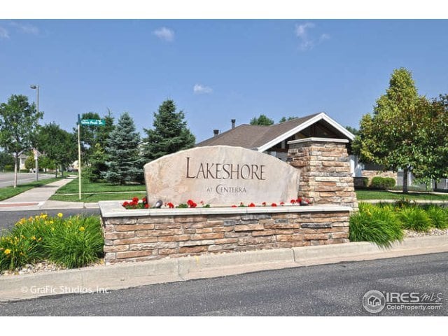 Lakeshore Entrance - 4915 Hahns Peak Dr