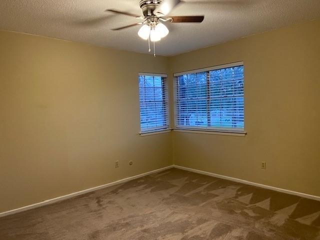 Building Photo - 2240 Shady Meadow Dr