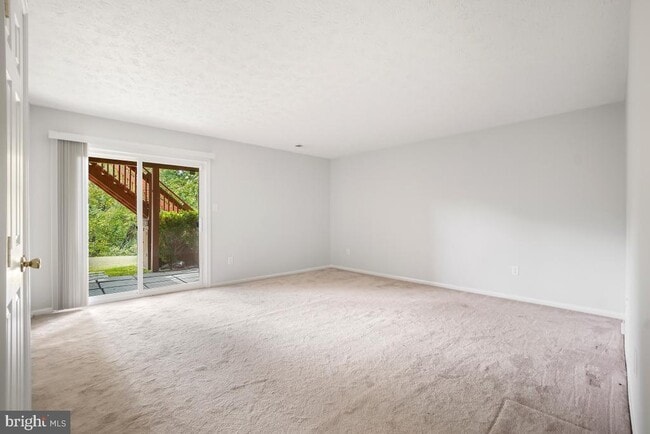 Building Photo - 529 Coral Reef Dr