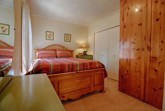 Building Photo - SKI LEASE: Tahoe Vista, Sleep 2-5, Wood Stove