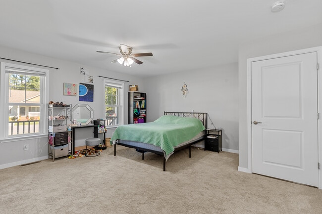 Building Photo - 2446 Gracie White Cir