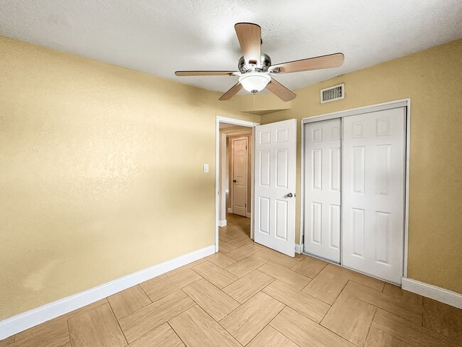 Building Photo - Updated Beautiful Rental Home in Seminole – Great Location!  4bed|2bath