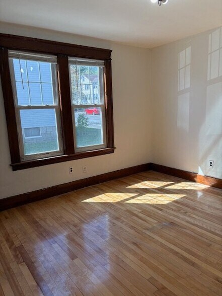 Building Photo - 76 Upsala St