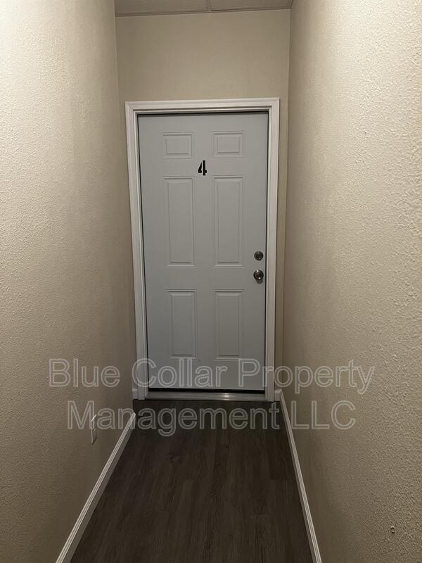Building Photo - 213 Locust St