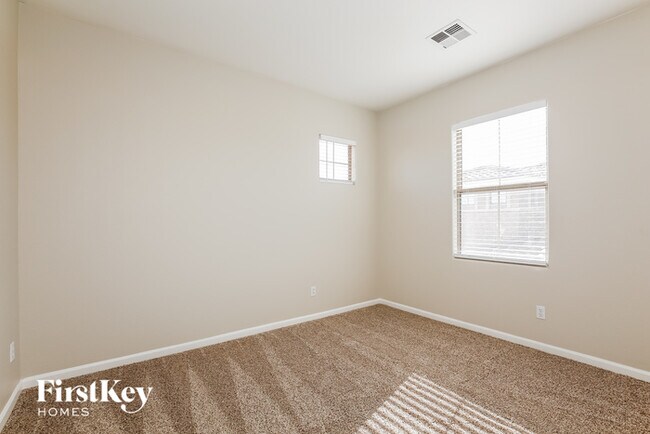 Building Photo - 13488 W Cypress St