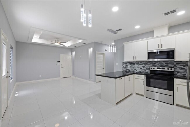 Building Photo - 27 Indian Creek Ave