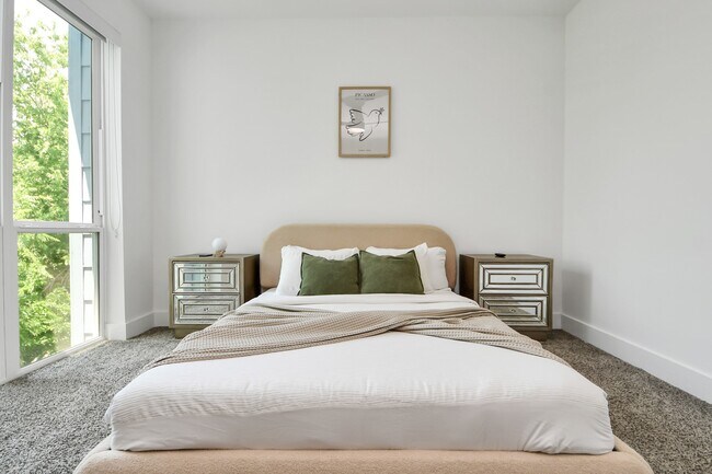 Building Photo - 2211 Staples St