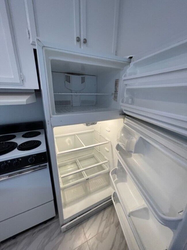 Building Photo - Updated Granny Unit-Prime Montgomery Villa...