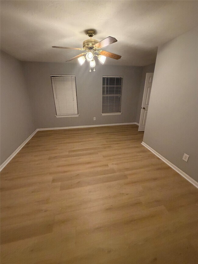 Building Photo - 819 Fern Springs Ct