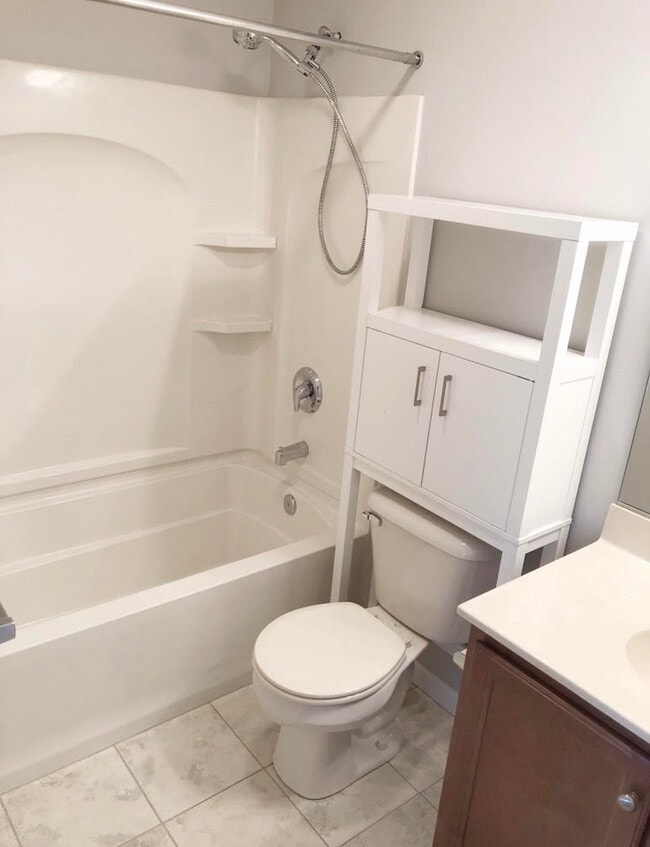 Building Photo - 812 Walnut St