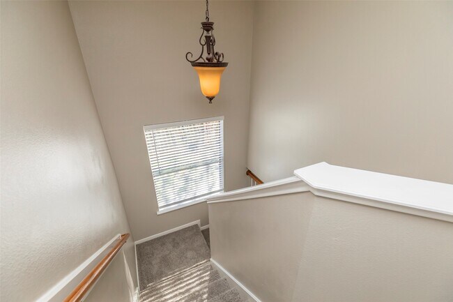 Building Photo - 13110 Mills River St