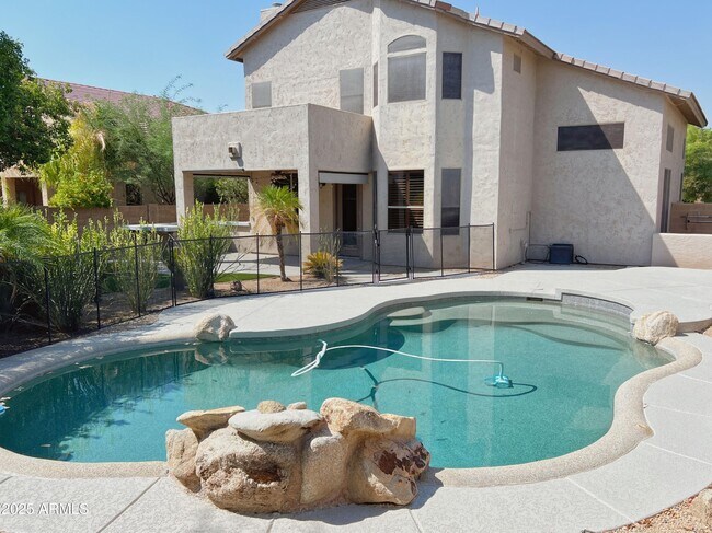 Building Photo - 7317 E Gallego Ln