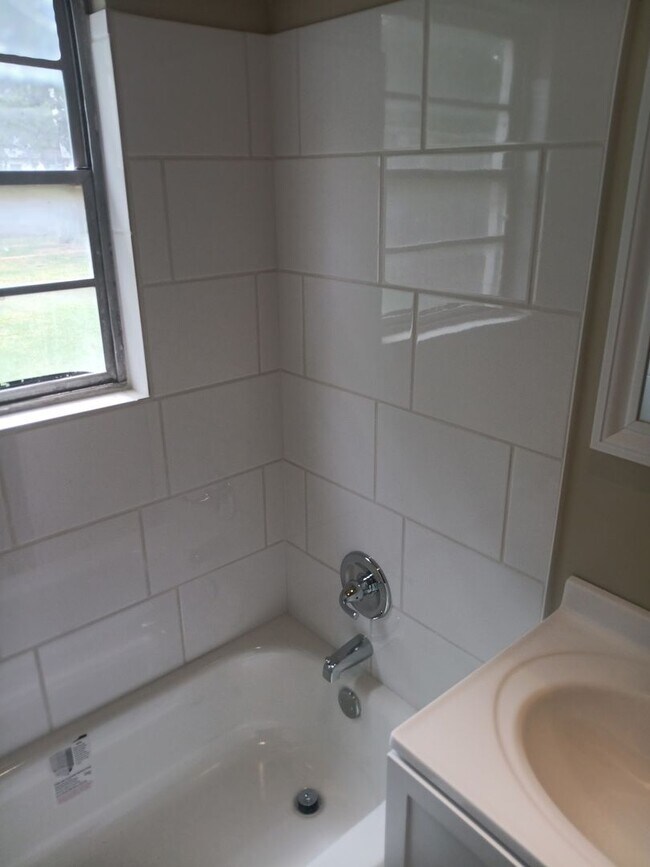 Building Photo - 2916 Shirley Ln