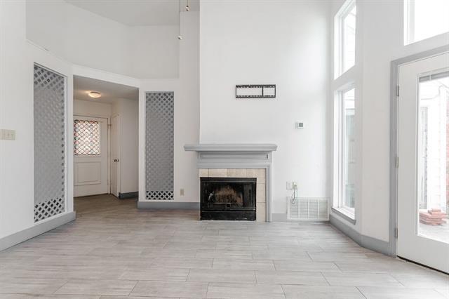 Building Photo - 4124 Hollow Oak Dr