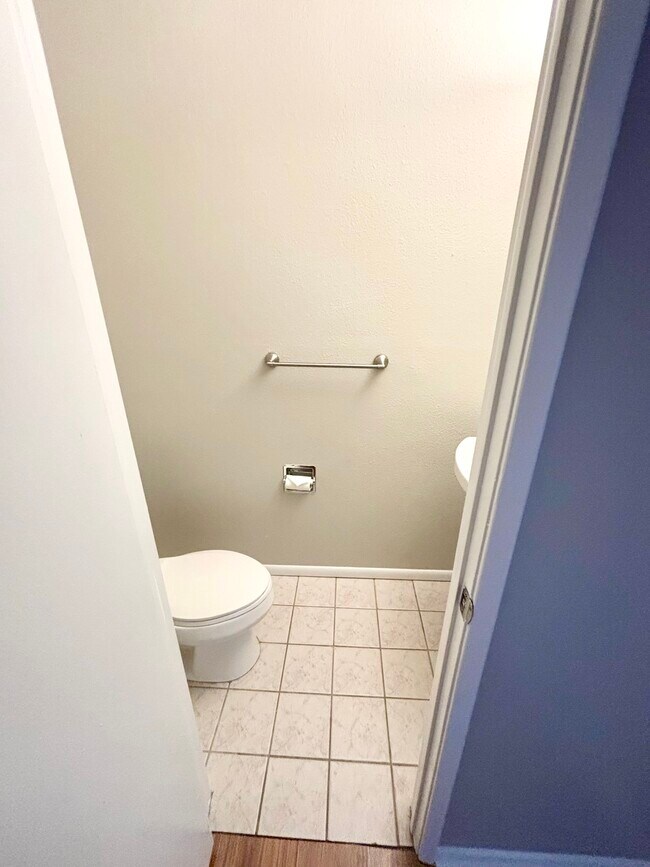 Building Photo - 9014 E Lehigh Ave