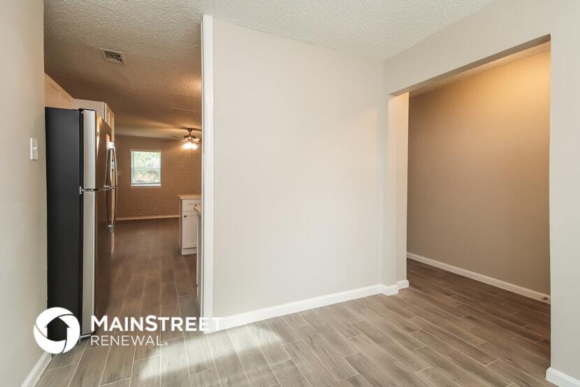 Building Photo - 5621 Macdougall Dr