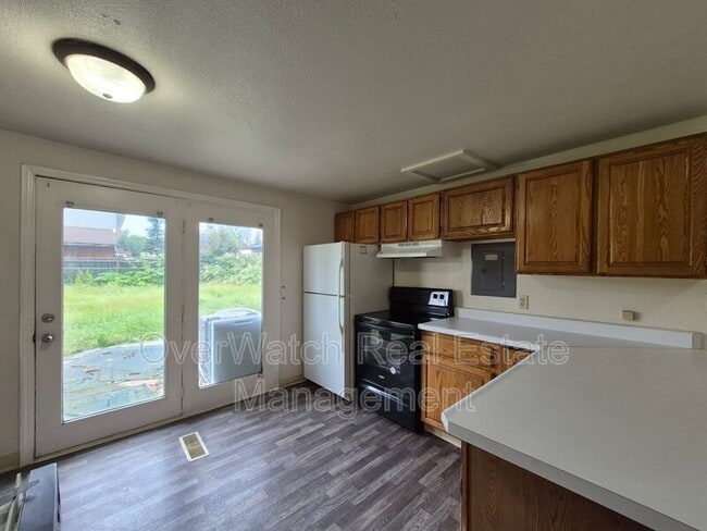 Building Photo - 1604 Elmendorf Dr