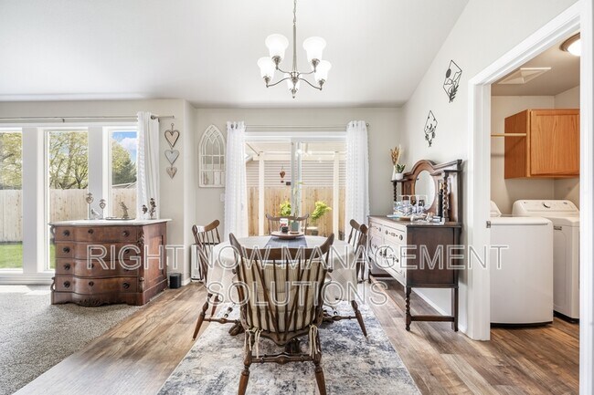 Building Photo - 10563 W Stonecrop Dr