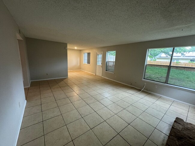 Building Photo - 4204 Everest Ln