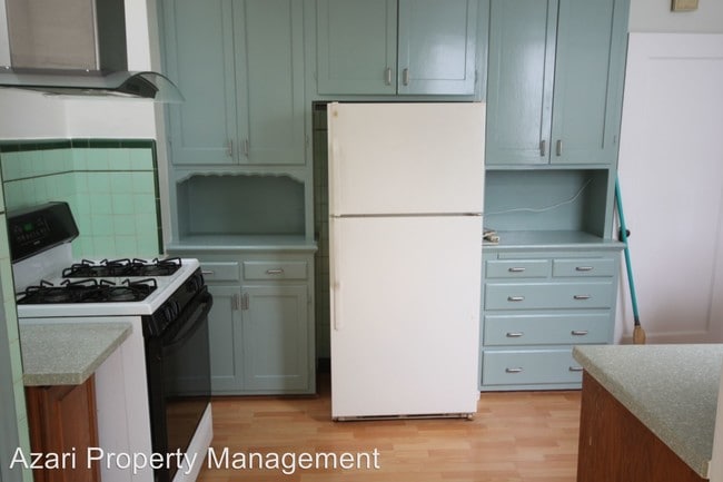 Building Photo - 421 45th Ave