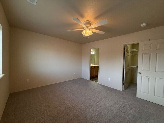 Building Photo - 9904 Mia Ln