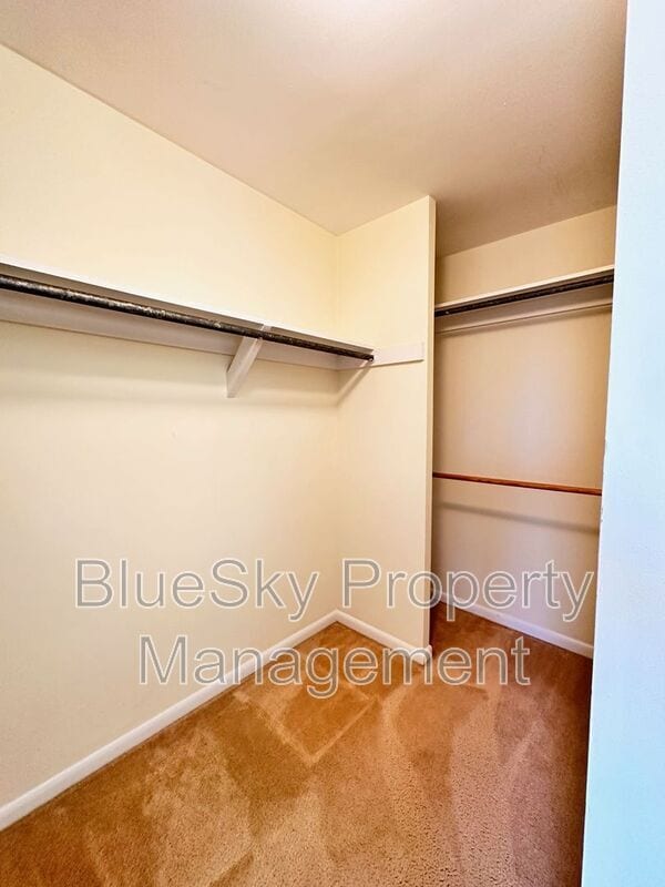 Building Photo - 218 Harvest Dr