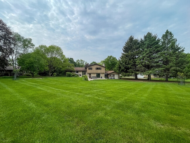 Building Photo - 6211 Fisher Ln