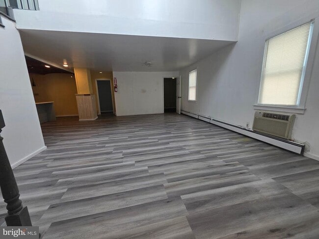 Building Photo - 522 Kuser Rd