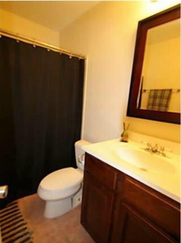 Building Photo - 3914 Fletcher Dr