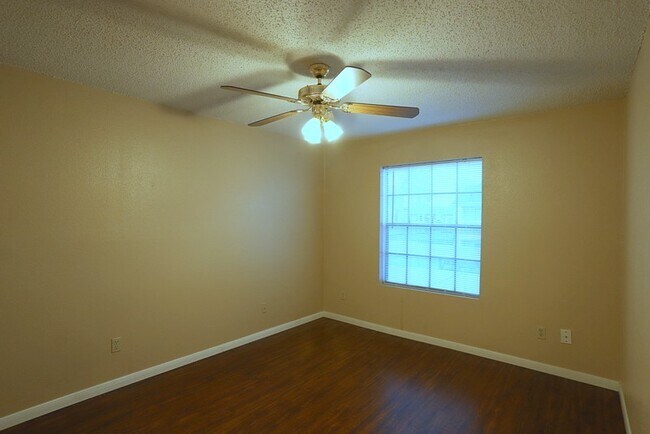 Building Photo - 2750 Holly Hall St