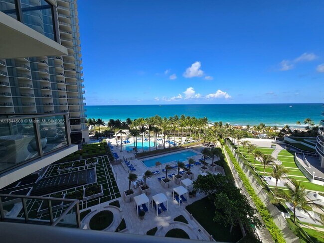 Primary Photo - 9701 Collins Ave