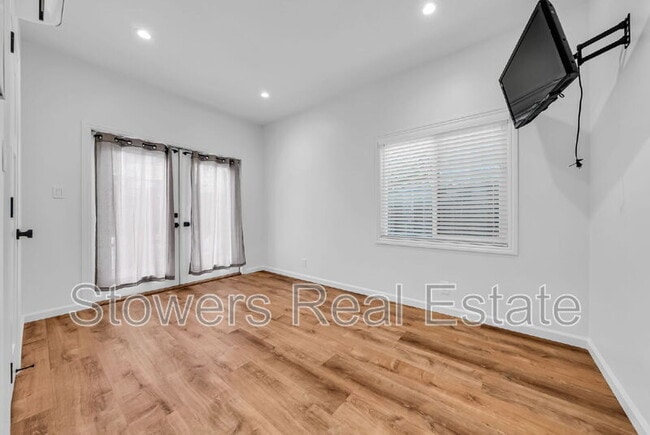 Building Photo - 21747 Orange Ave