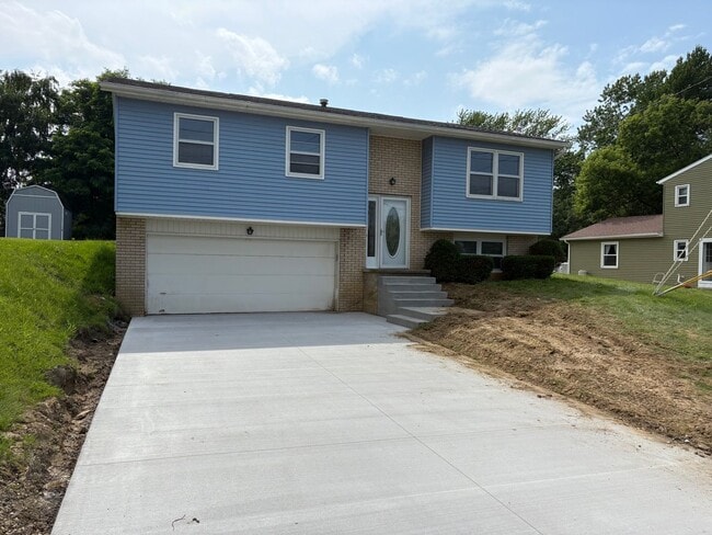 Primary Photo - Southeast Erie 3 Bed with 2 Car Garage