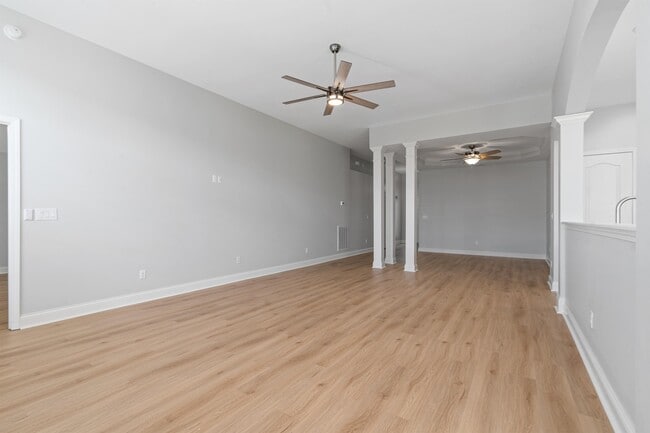 Building Photo - 657 Cielo Vista Rd