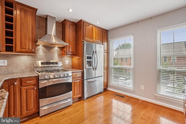 Building Photo - 1253 Quaker Hill Dr