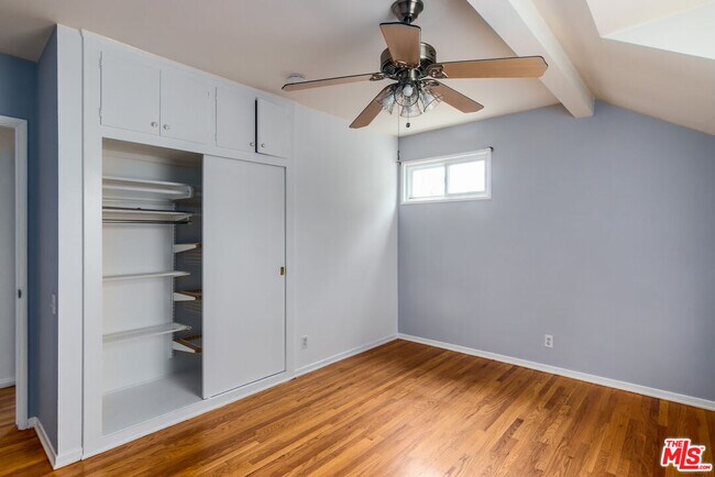 Building Photo - 5326 Leghorn Ave