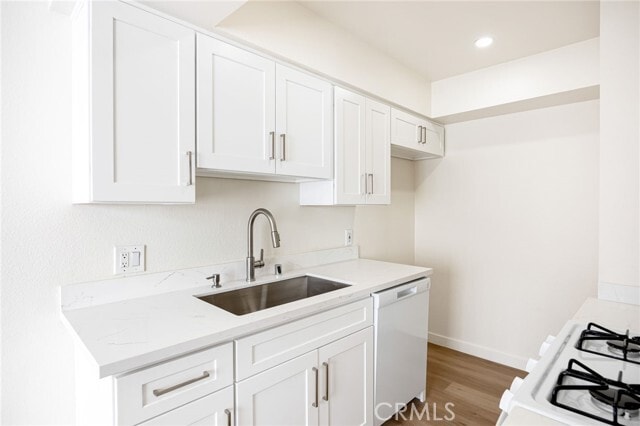 Building Photo - 13838 Vanowen St