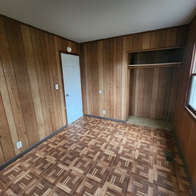 Building Photo - 1009 Glenwood Dr