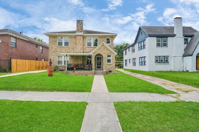 Building Photo - 2622 Rosedale St