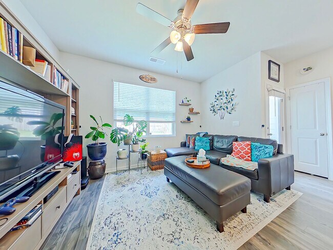 Building Photo - End Unit Townhome in Graniteville, SC!