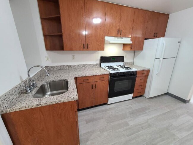 Building Photo - 2 bedroom in Brooklyn NY 11209