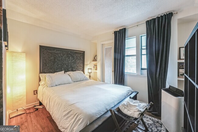 Building Photo - 502 Ivy Green Ln SE