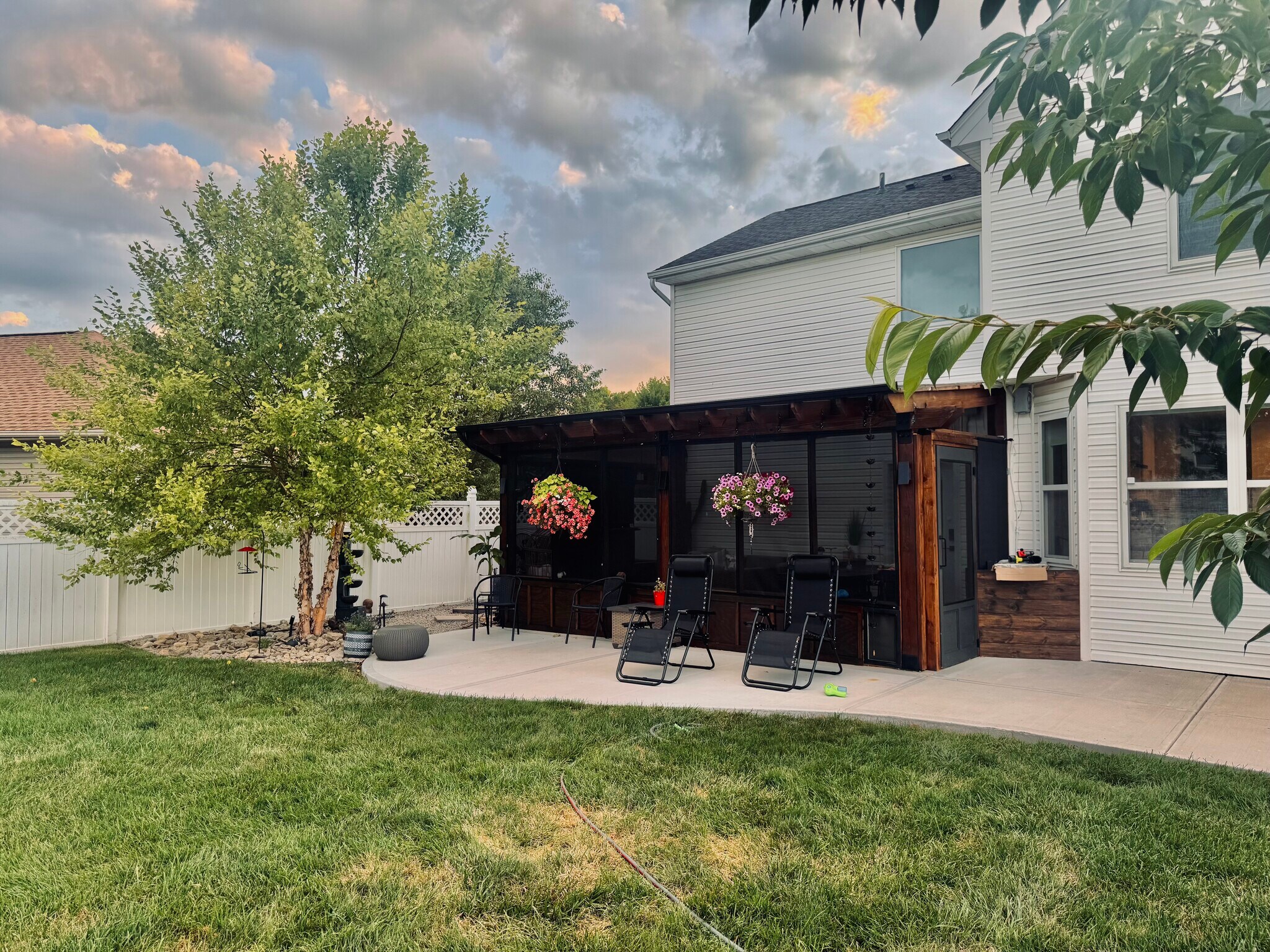 Building Photo - 2264 Ferndown Dr