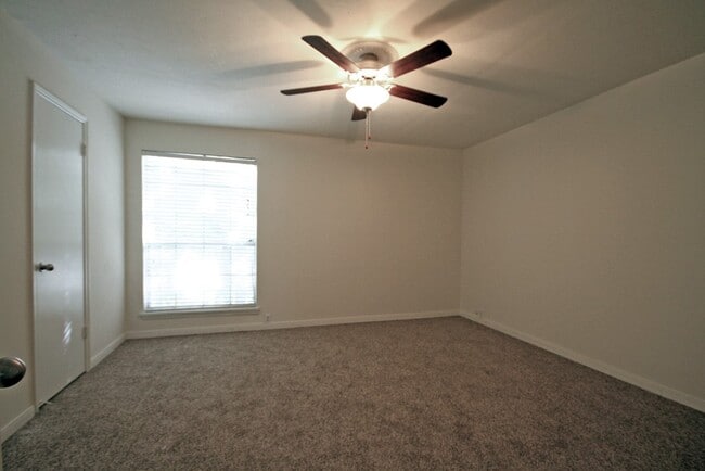 Primary Photo - 600 Heights Blvd