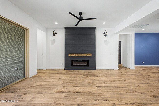 Building Photo - 17864 W Amberwood Dr