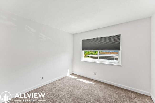 Building Photo - Spacious 3 Bed/2.5 Bath, 2-Story Home with Private Patio Available Now!