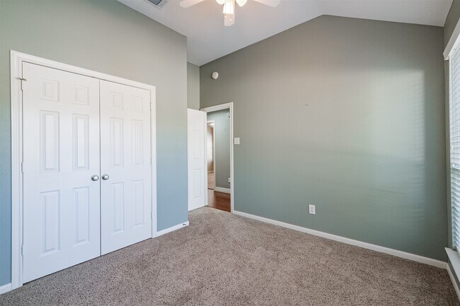 Building Photo - 5818 Bent Arbor Ln