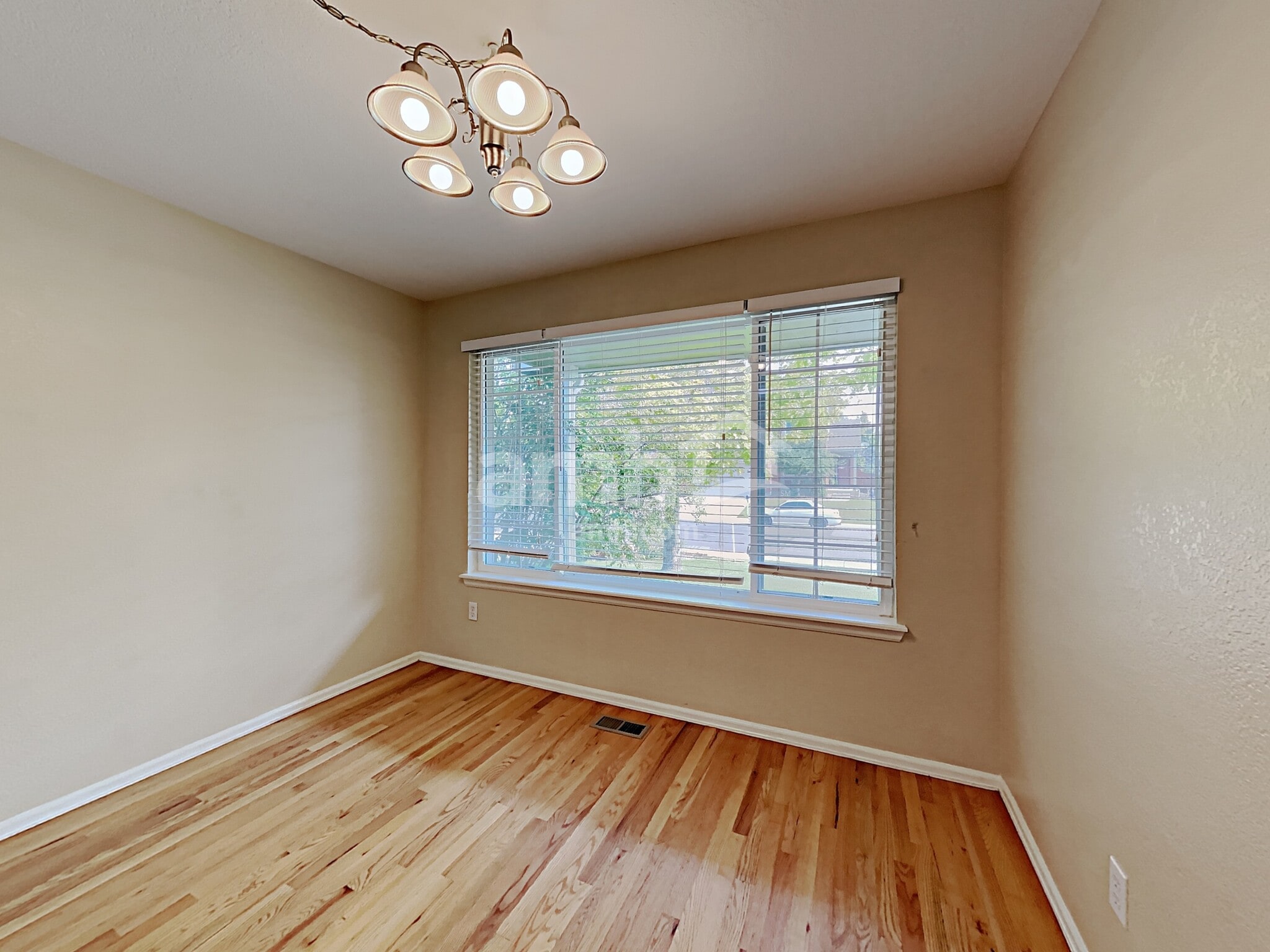 Building Photo - 13091 Dexter St