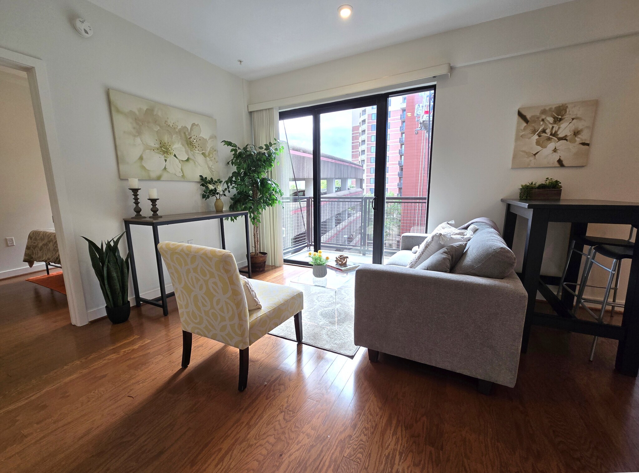 Living Area - 1320 Fenwick Ln