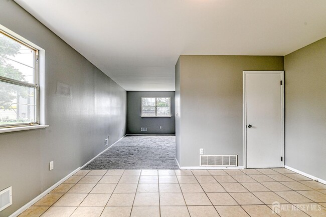 Building Photo - 202 Wilton Ave